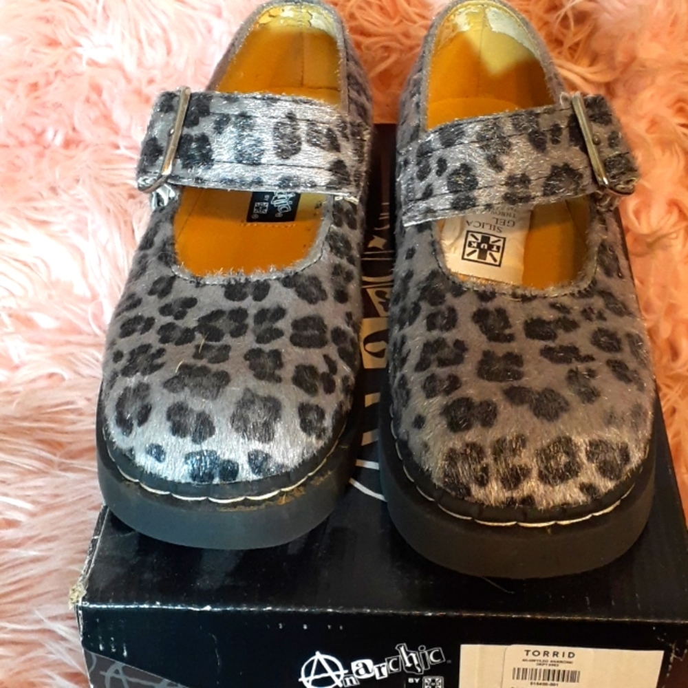 TUK faux fur grey leopard Mary Jane shoes size 7 US